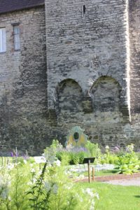 Garden and wall.